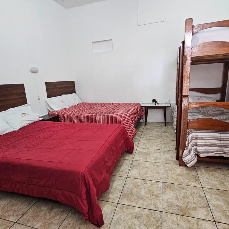 Casa RICARDO PALMA - Habitación Familiar con baño privado - 9