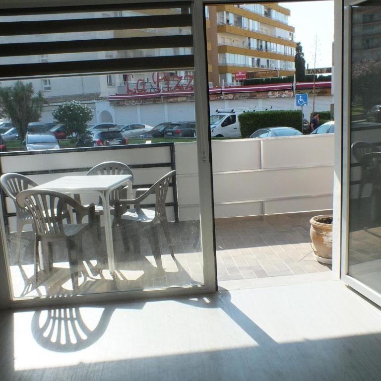 Apartamento cerca de la playa para 2/4 pers. en Roses - ES-204-76 - Apartment - 2