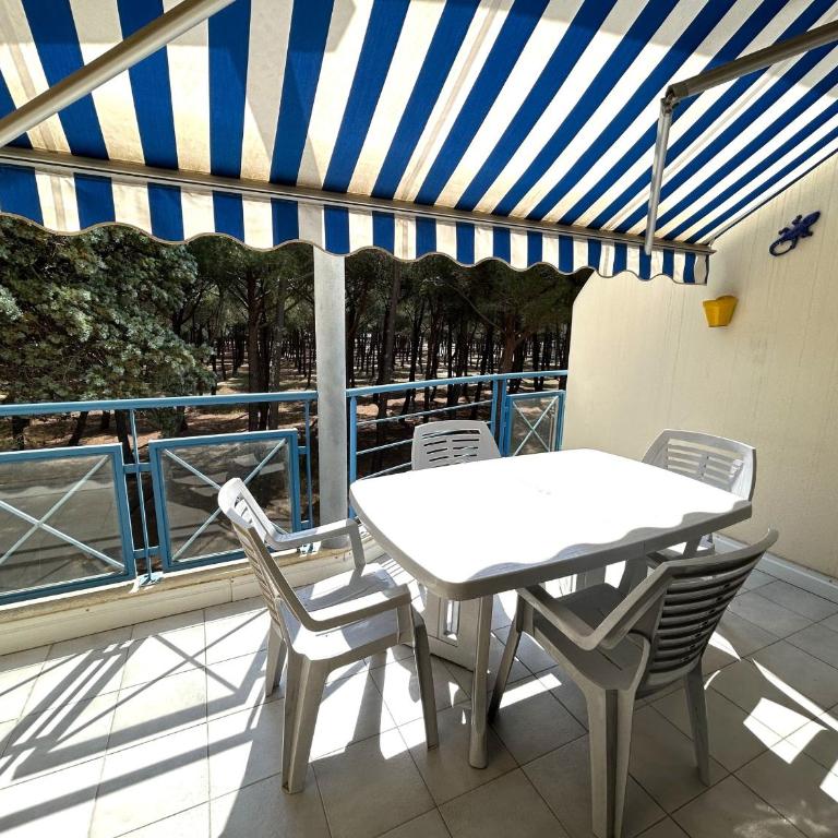 Appartement 4/5 pers avec terrasse et piscine - FR-1-837-13 - Apartment - 1