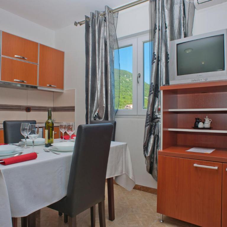 Apartments Gold - One-Bedroom Apartment with Terrace (5 Adults) - 6