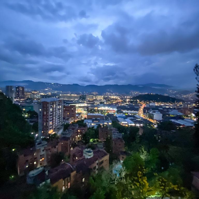 Work & Relax Medellin - Two-Bedroom Apartment - 8