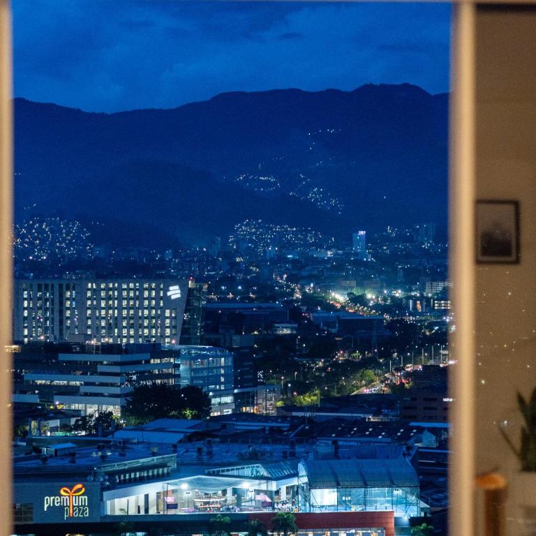 Work & Relax Medellin - Two-Bedroom Apartment - 18
