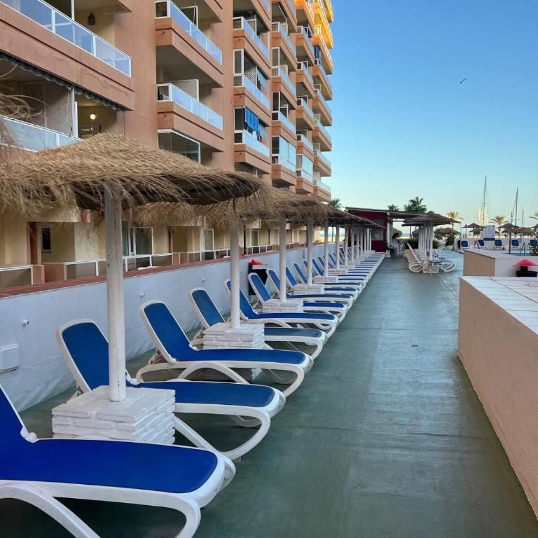 Newly Renovated City & Beach Apartment - Apartamento de 2 dormitorios con balcón y vistas al mar - 15