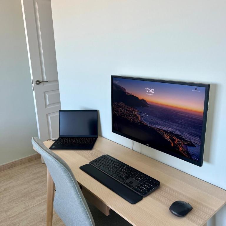 Newly Renovated City & Beach Apartment - Apartamento de 2 dormitorios con balcón y vistas al mar - 21