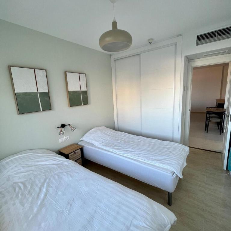 Newly Renovated City & Beach Apartment - Apartamento de 2 dormitorios con balcón y vistas al mar - 25