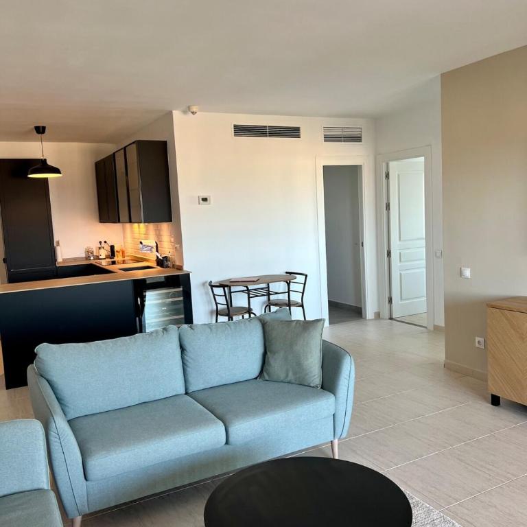 Newly Renovated City & Beach Apartment - Apartamento de 2 dormitorios con balcón y vistas al mar - 30