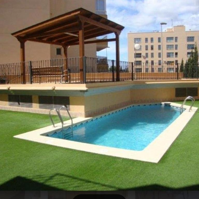 Bonito apartamento con Piscina, Garaje,terraza en playa Canet dos habitaciones, servicios cerca - Appartamento con 2 Camere da Letto - 2