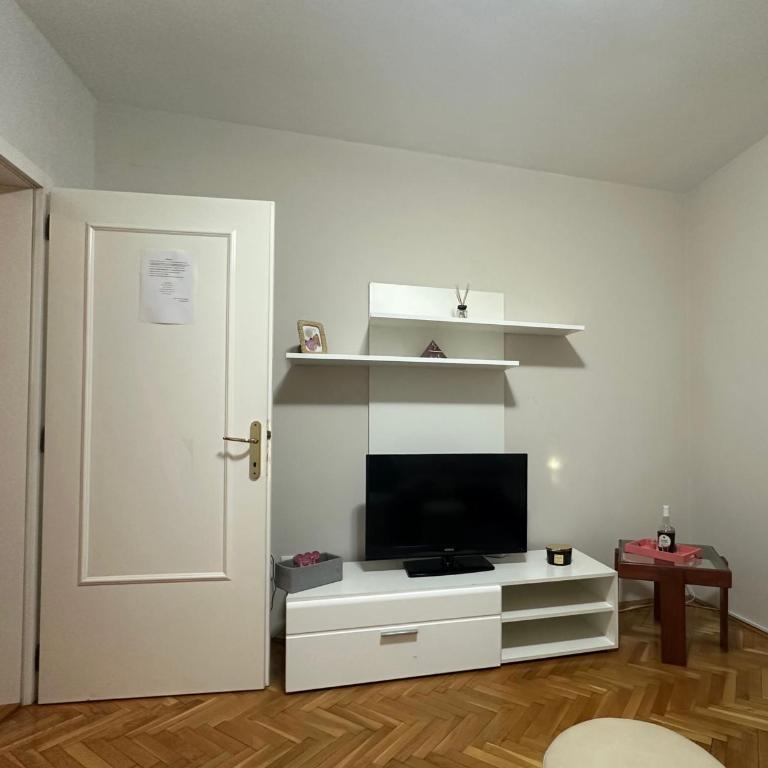 Apartman Tiki R Vrnjacka Banja - One-Bedroom Apartment - 3