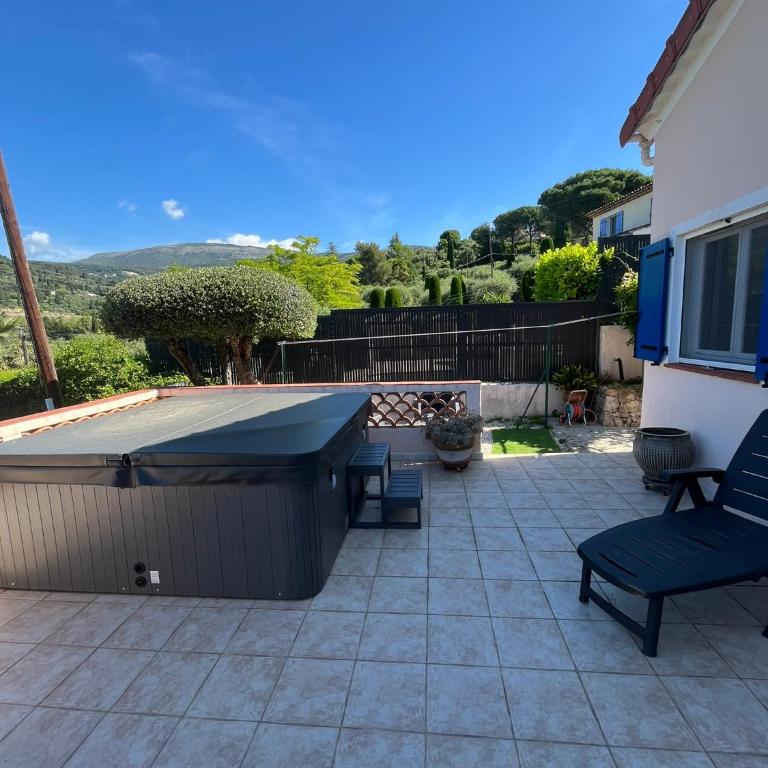 Villa au calme à Grasse avec piscine et spa privée - Villa 3 Chambres - 36