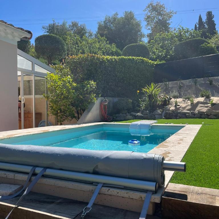 Villa au calme à Grasse avec piscine et spa privée - Villa 3 Chambres - 39