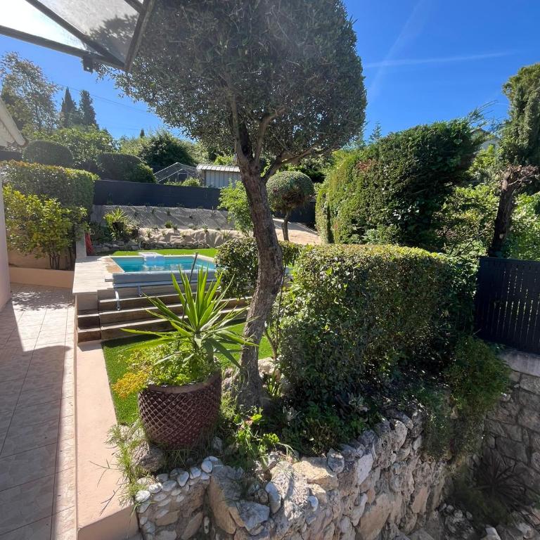 Villa au calme à Grasse avec piscine et spa privée - Villa 3 Chambres - 53
