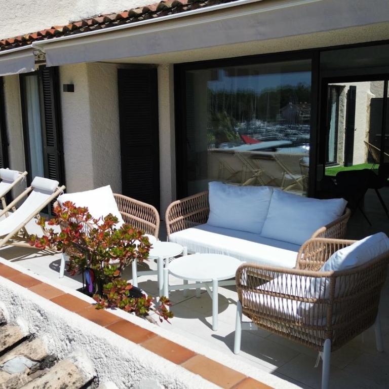 Au cœur d un port by Port Azur Rental - Three-Bedroom Apartment - 14