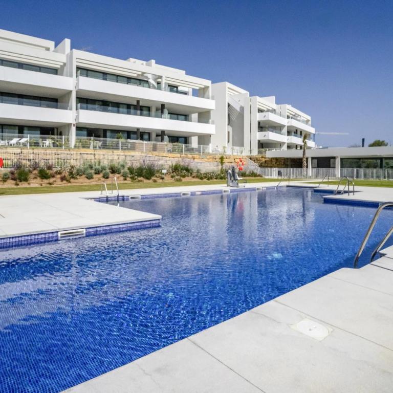 Fabuloso apartamento con jardín privado y jacuzzi. - Apartamento con vistas a la piscina - 8