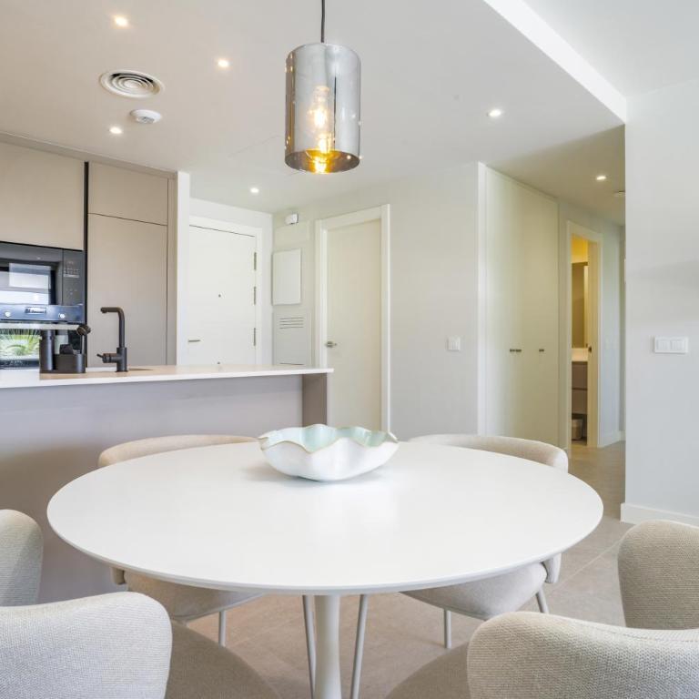 Fabuloso apartamento con jardín privado y jacuzzi. - Apartamento con vistas a la piscina - 11