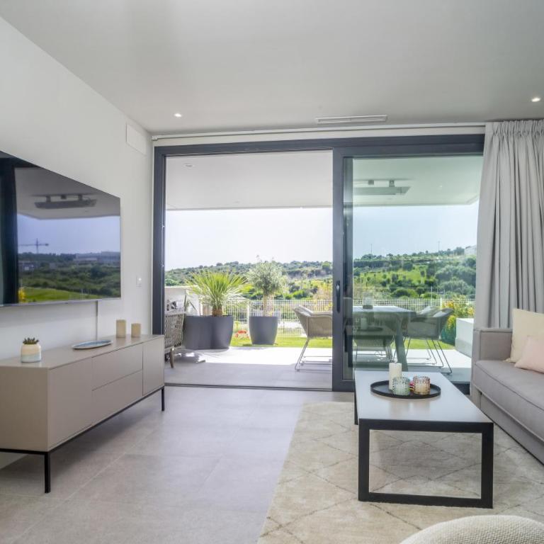 Fabuloso apartamento con jardín privado y jacuzzi. - Apartamento con vistas a la piscina - 13