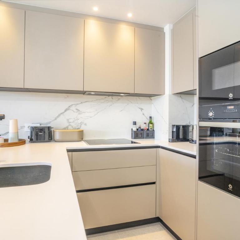 Fabuloso apartamento con jardín privado y jacuzzi. - Apartamento con vistas a la piscina - 14