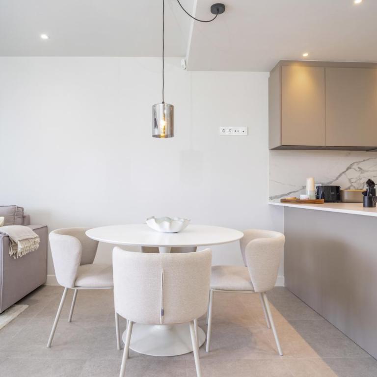 Fabuloso apartamento con jardín privado y jacuzzi. - Apartamento con vistas a la piscina - 15