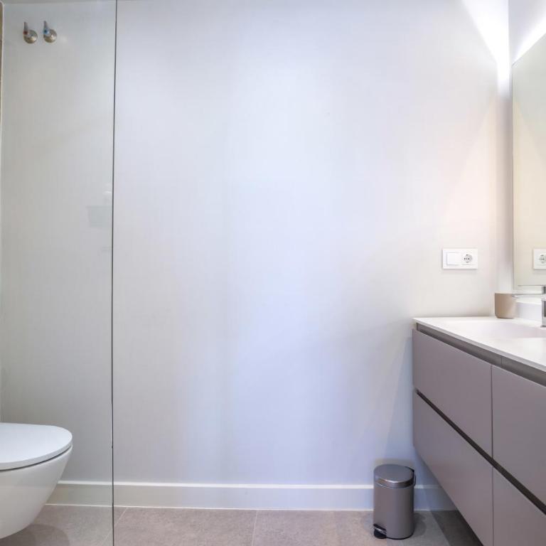 Fabuloso apartamento con jardín privado y jacuzzi. - Apartamento con vistas a la piscina - 20