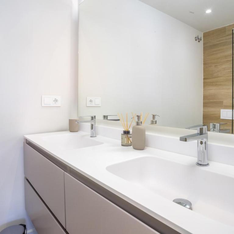 Fabuloso apartamento con jardín privado y jacuzzi. - Apartamento con vistas a la piscina - 22