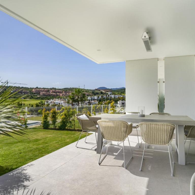 Fabuloso apartamento con jardín privado y jacuzzi. - Apartamento con vistas a la piscina - 24