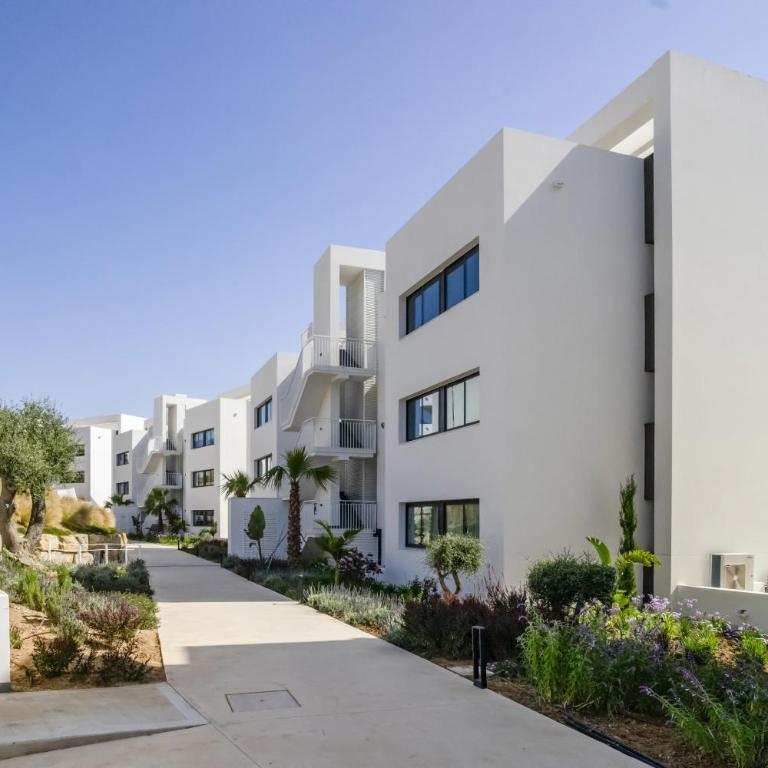 Fabuloso apartamento con jardín privado y jacuzzi. - Apartamento con vistas a la piscina - 31
