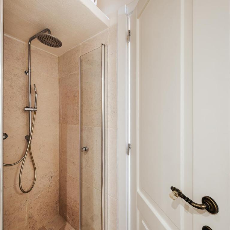 WHITE STONE HOUSE 6&1, Emma Villas - Villa con 3 Camere da Letto - 2