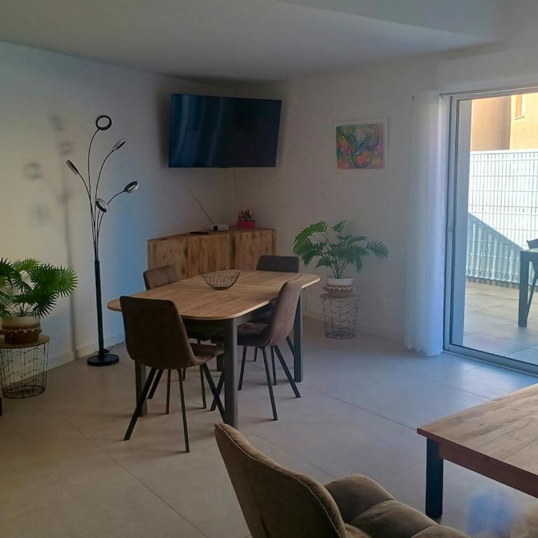 AYAPI - Appartement neuf 3 étoiles avec terrasse et jardin - bord de plage - Appartement 1 Chambre - Vue sur Jardin - 5