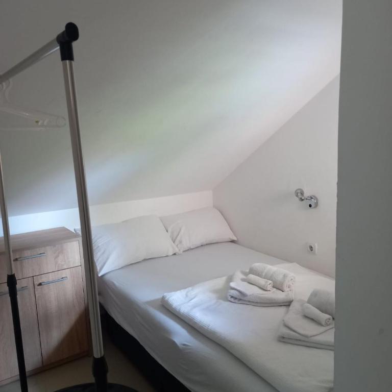 SAN apartmani -U centru - Two-Bedroom Apartment - 4