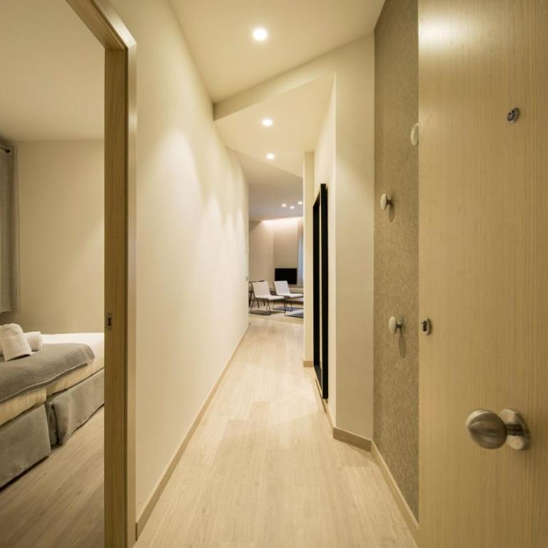 Fisa Rentals Ramblas Apartments - Two-Bedroom Deluxe Apartment - 6