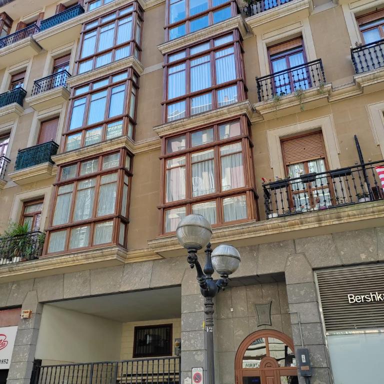 Habitación con baño privado en el centro de Bilbao - Double Room with Private Bathroom - 8