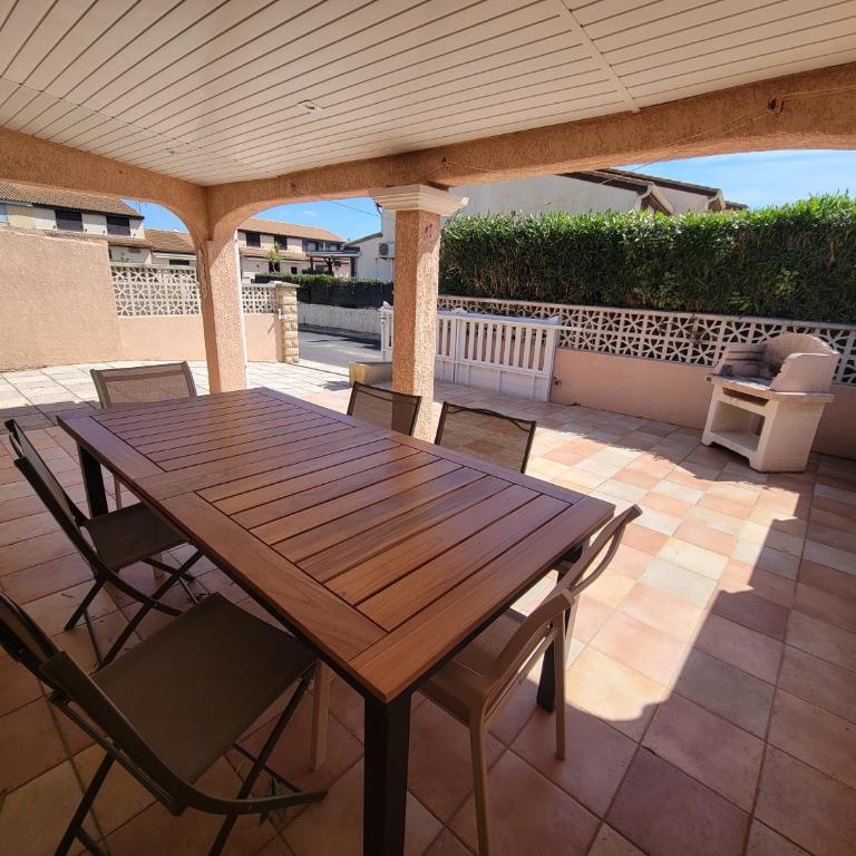 Domaine de vacances 600m de la plage villa climatisee 3 chambres 6 couchages terrasse WIFI animations et piscines en supplement LRPDSD7 - Maison 3 Chambres - 17