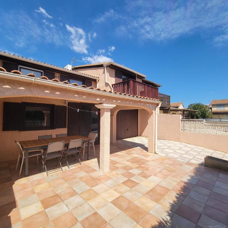 Domaine de vacances 600m de la plage villa climatisee 3 chambres 6 couchages terrasse WIFI animations et piscines en supplement LRPDSD7 - Maison 3 Chambres - 2
