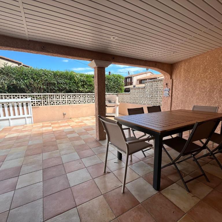Domaine de vacances 600m de la plage villa climatisee 3 chambres 6 couchages terrasse WIFI animations et piscines en supplement LRPDSD7 - Maison 3 Chambres - 16