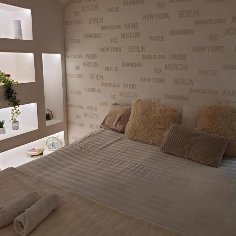 Sleep and drive loft - One-Bedroom Apartment - 1