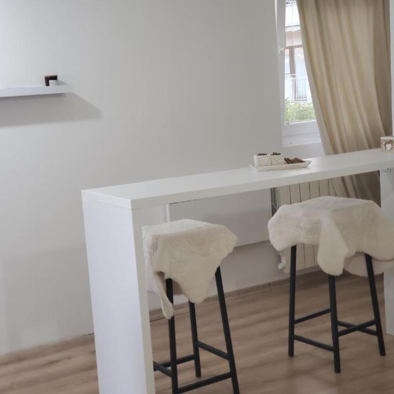 Sleep and drive loft - One-Bedroom Apartment - 5