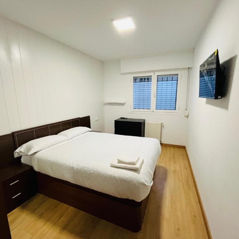 Apartamento Olano - Three-Bedroom Apartment with Balcony - 7