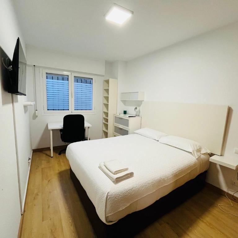 Apartamento Olano - Three-Bedroom Apartment with Balcony - 6