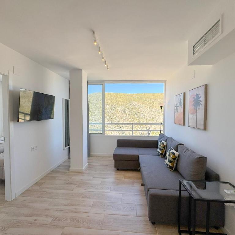 NUEVO, primera linea de playa, con piscina y vistas al mar - Two-Bedroom Apartment - 14