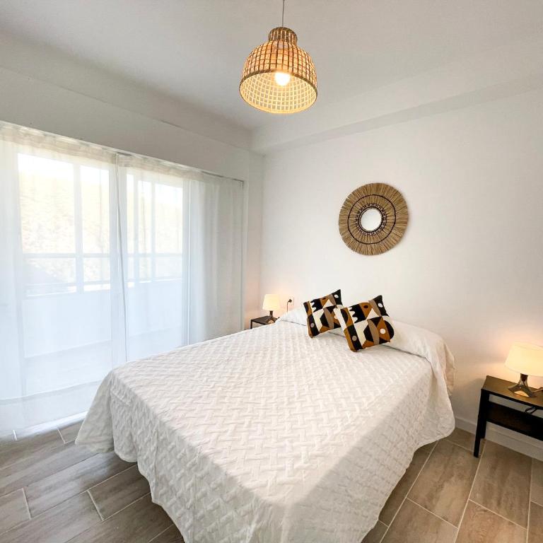 NUEVO, primera linea de playa, con piscina y vistas al mar - Two-Bedroom Apartment - 33