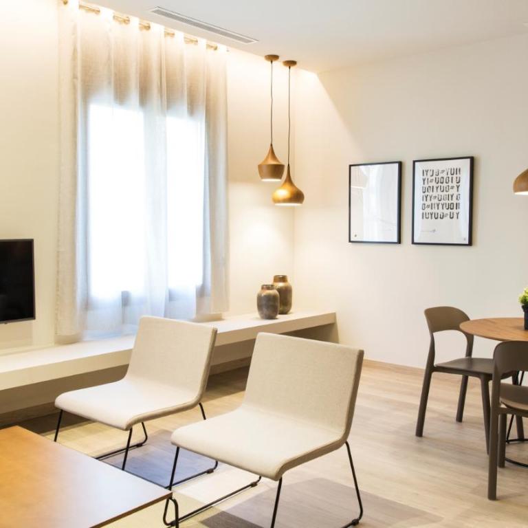 Fisa Rentals Ramblas Apartments - Deluxe One-Bedroom Apartment - 8
