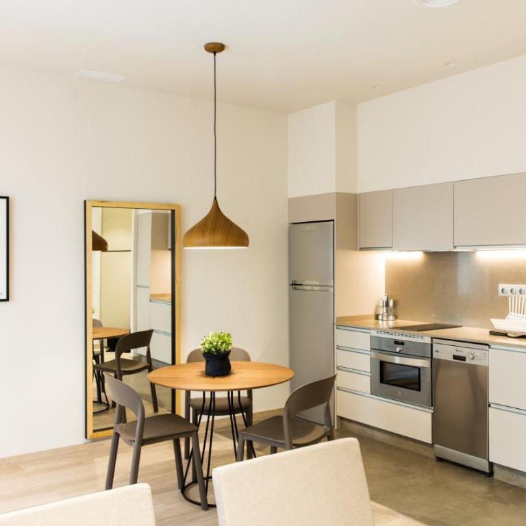 Fisa Rentals Ramblas Apartments - Deluxe One-Bedroom Apartment - 10