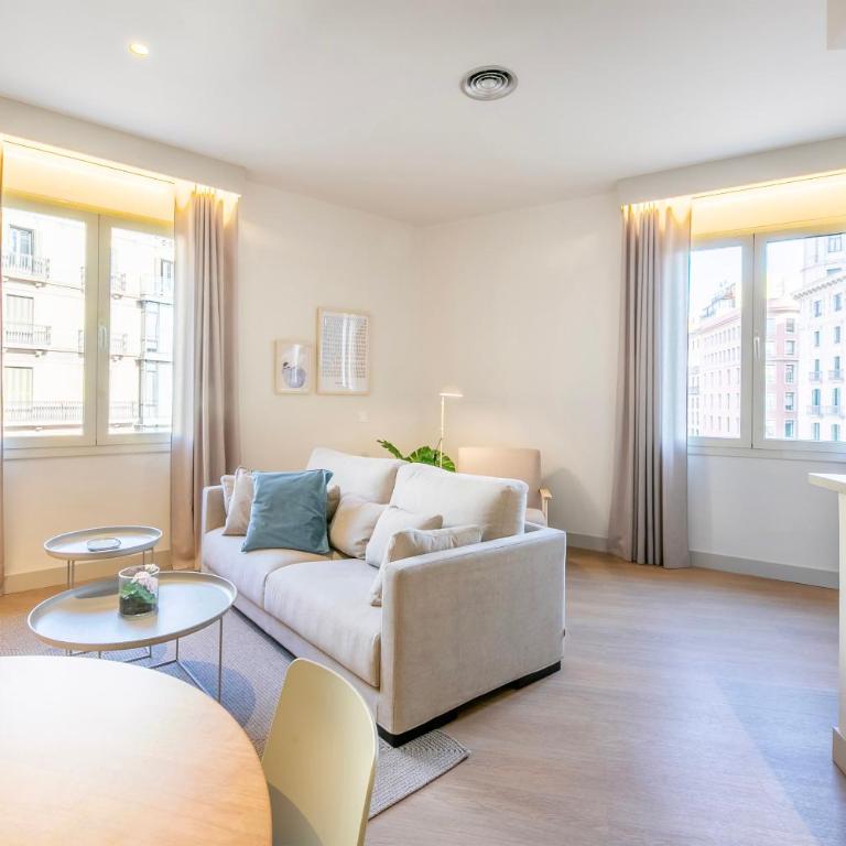 Fisa Rentals Ramblas Apartments - One-Bedroom Apartment - 1