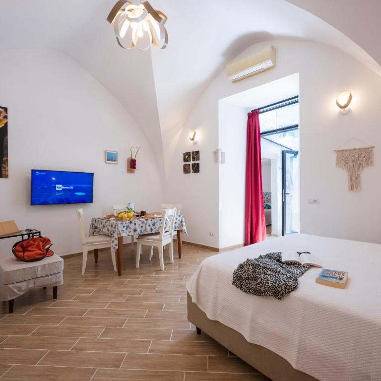 Assia Home - Appartamento con 2 Camere da Letto - 2