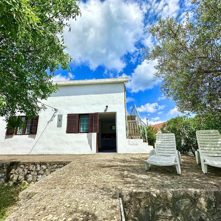Veles House - Two-Bedroom House - 19