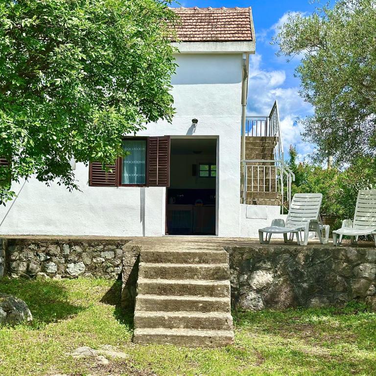 Veles House - Two-Bedroom House - 18