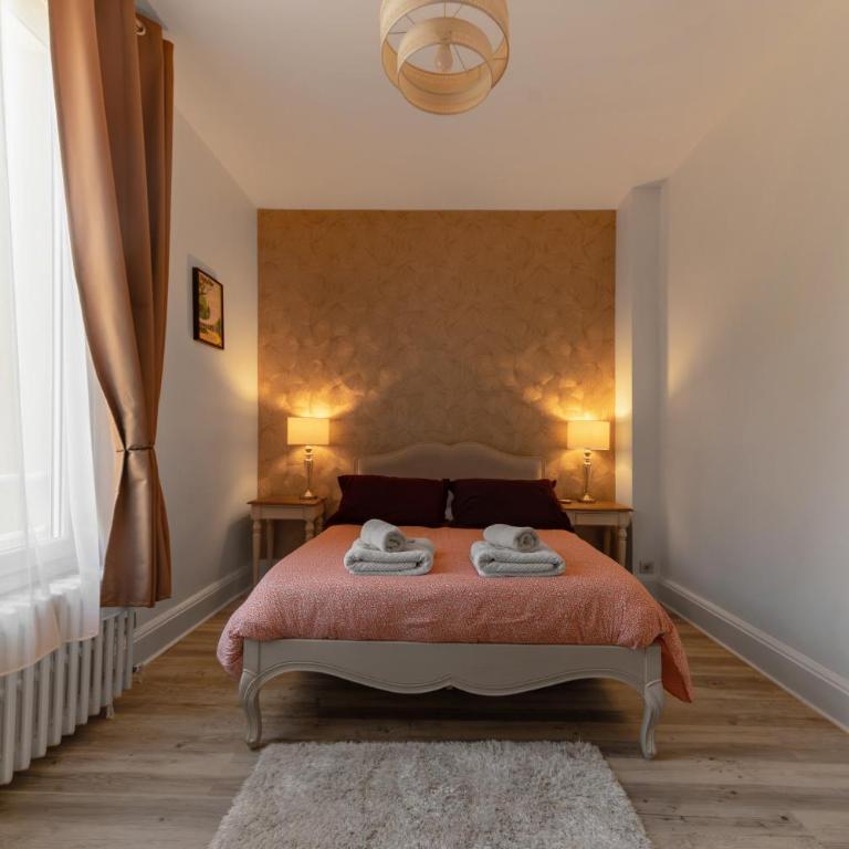 Maison Petillat - Calme en plein centre - 2 chambres 80m2, Wifi - Maison 2 Chambres - 4