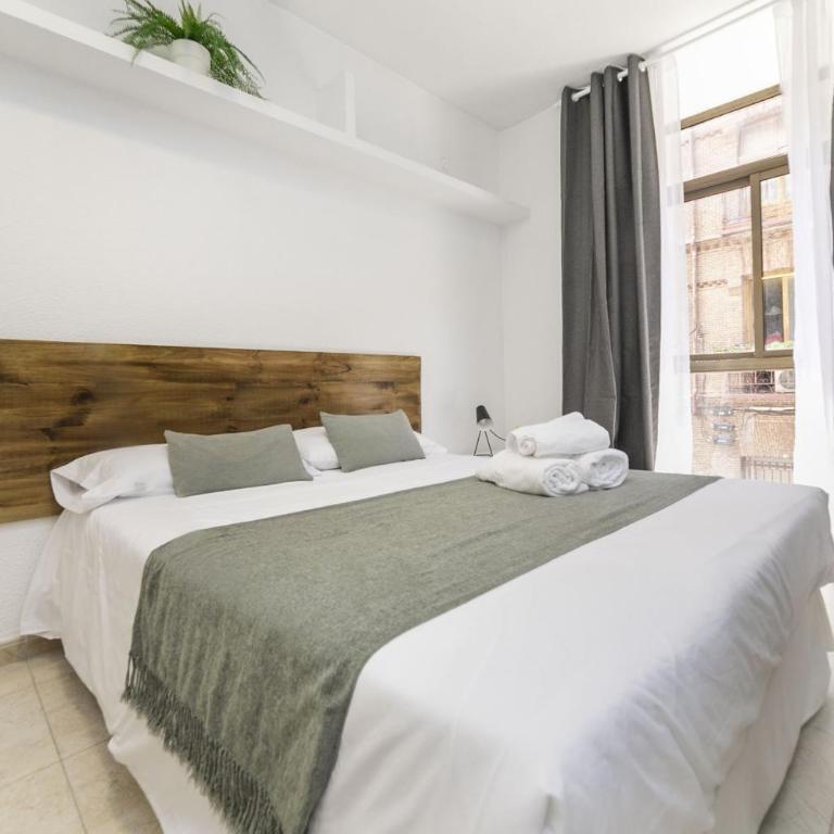 Classy IV - Ferga Suites - Deluxe King Studio - 6