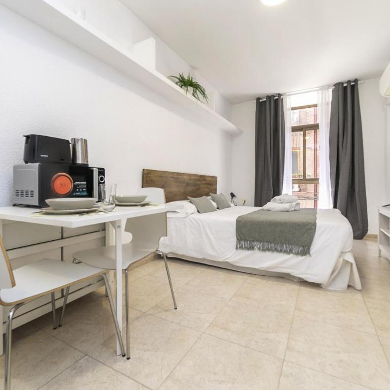 Classy IV - Ferga Suites - Deluxe King Studio - 10