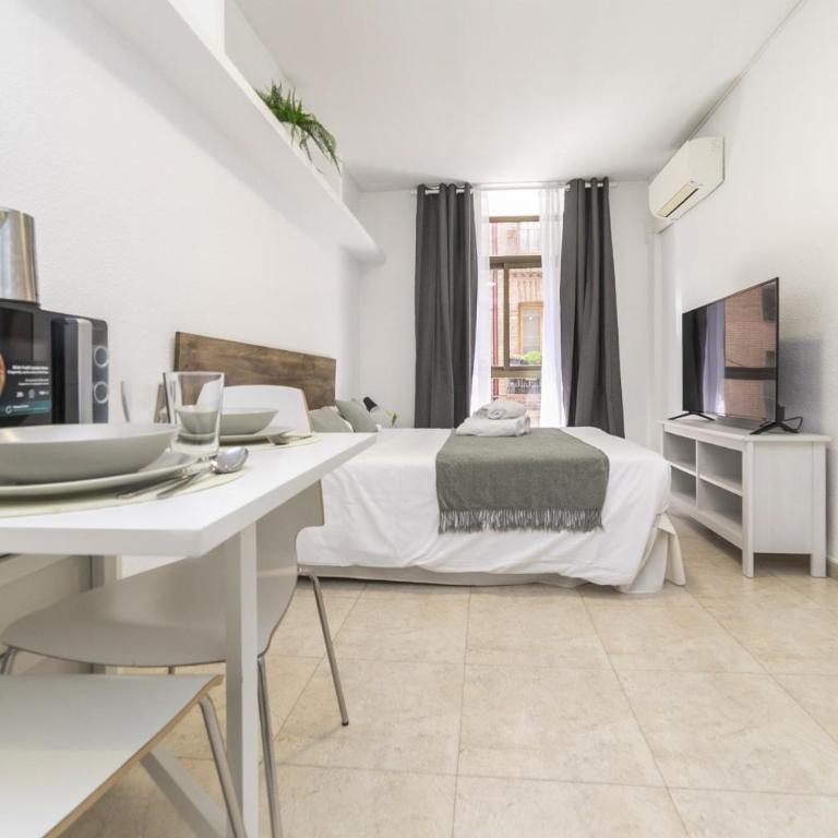 Classy IV - Ferga Suites - Deluxe King Studio - 11