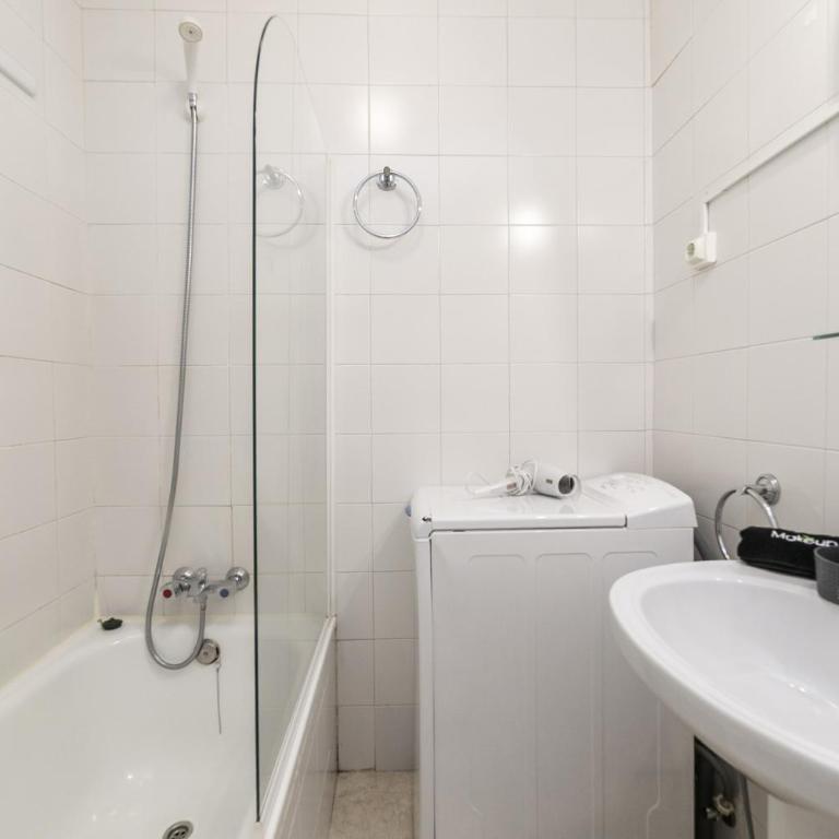 Classy IV - Ferga Suites - Deluxe King Studio - 19